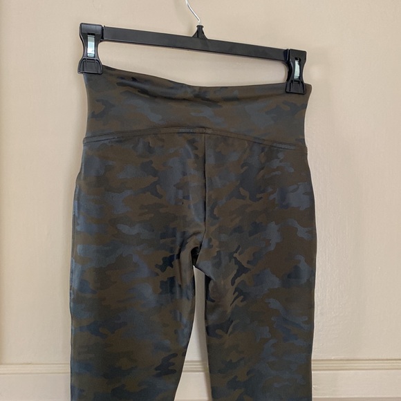 Spanx | faux leather | camo leggings - Picture 7 of 16